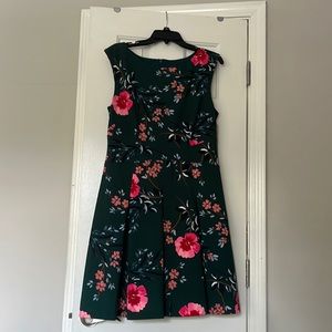 Vince Camuto Green Dress